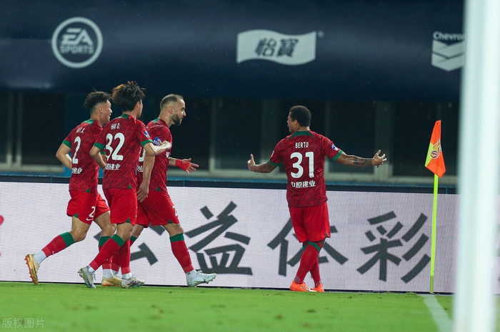 包含上港客场赢得五连胜,保持领先优势,全场震撼的词条 包含上港客场赢得五连胜,保持领先优势,全场震撼的词条