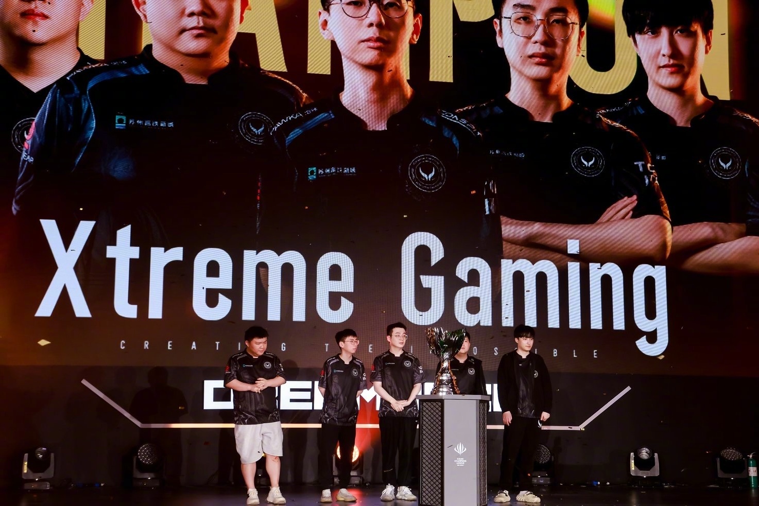 LGD鏖战FLY,Lehends线上压制力十足顶尖较量全球总决赛,点燃全场激情 LGD鏖战FLY,Lehends线上压制力十足顶尖较量全球总决赛,点燃全场激情