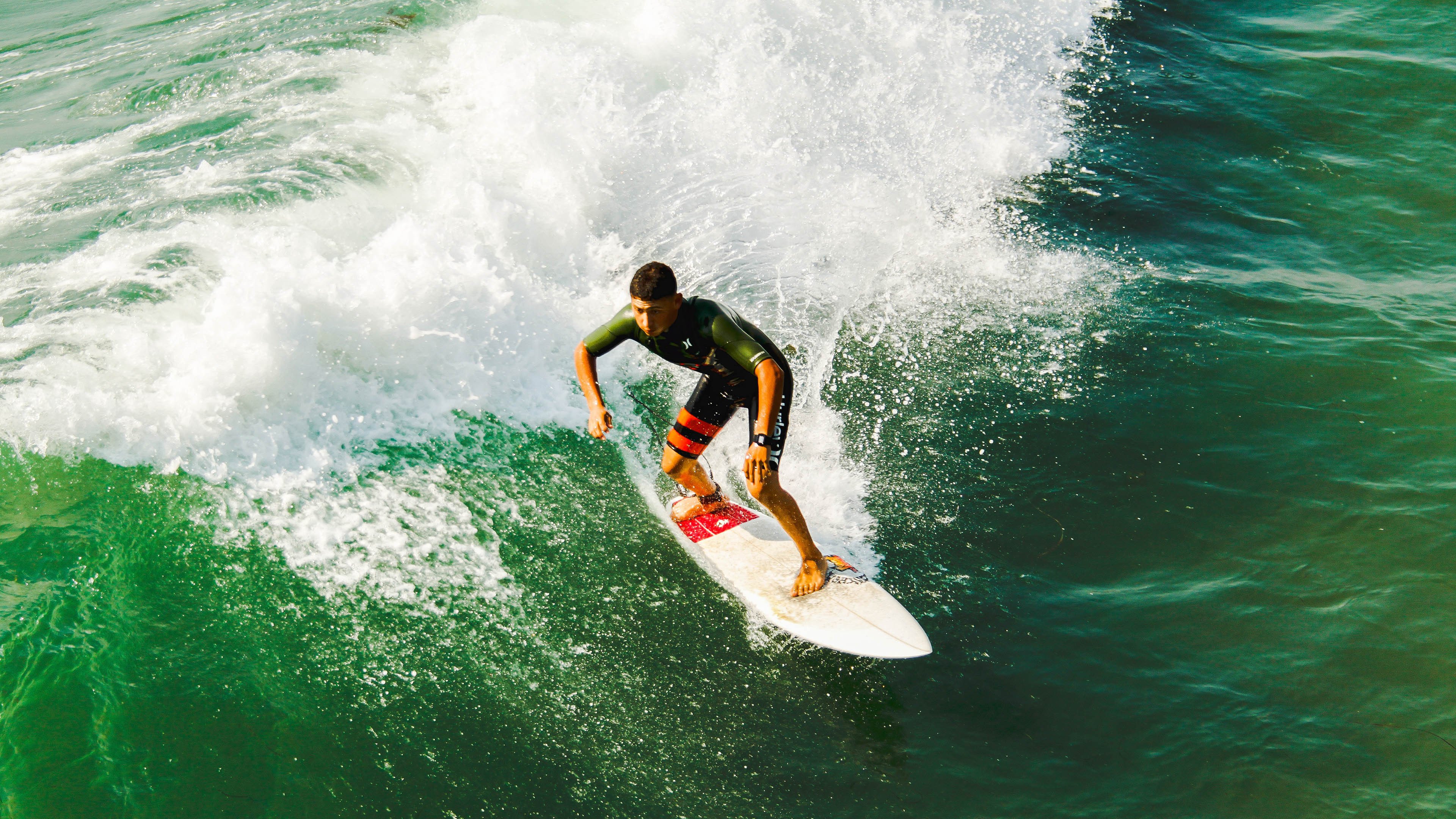 门神拉亚一战封神!伊朗加时绝杀哥伦比亚,亚洲铁骑昂首挺进争冠战