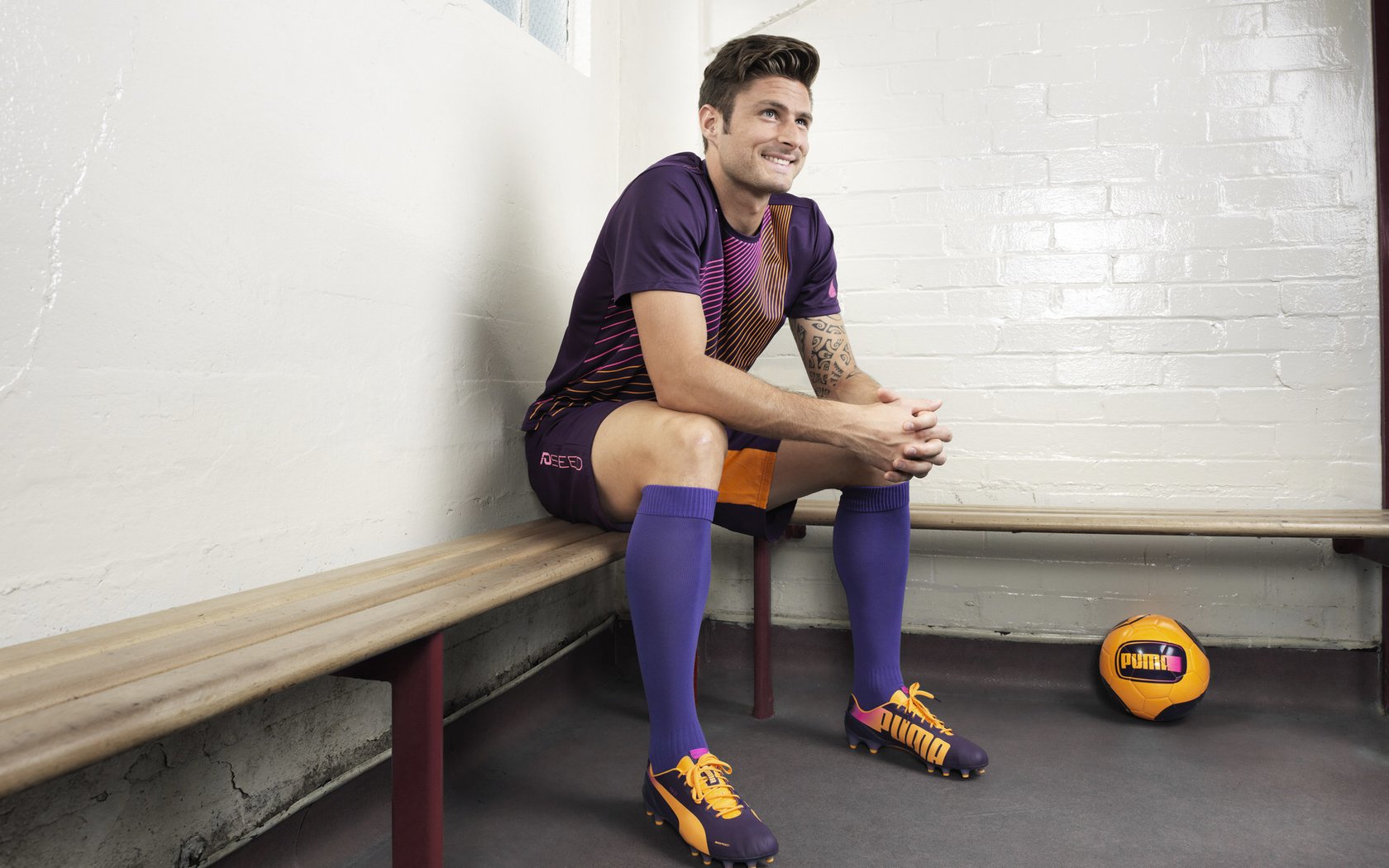 玻利维亚式血拼马赛,曼城铁闸斯通斯化身关键先生,瓜帅战术再显神威